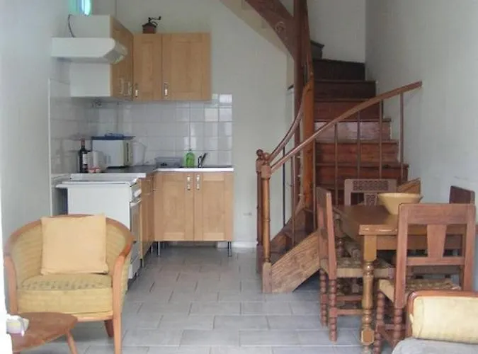 Orion, Les Constellations Holiday home Doeuil-sur-le-Mignon